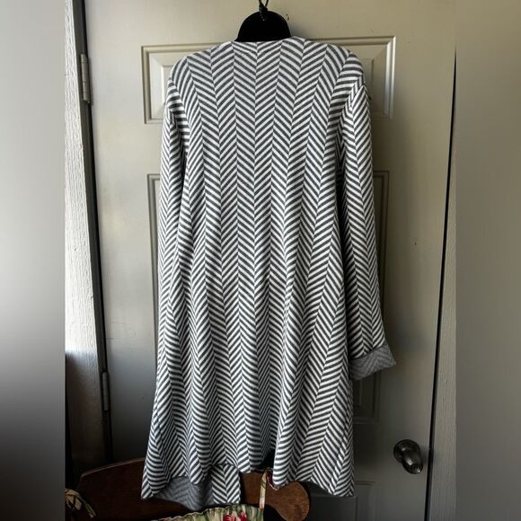Ann Taylor Open Front Chevron Cardigan – Gray & White – Size XL – NWT - Picture 5 of 11